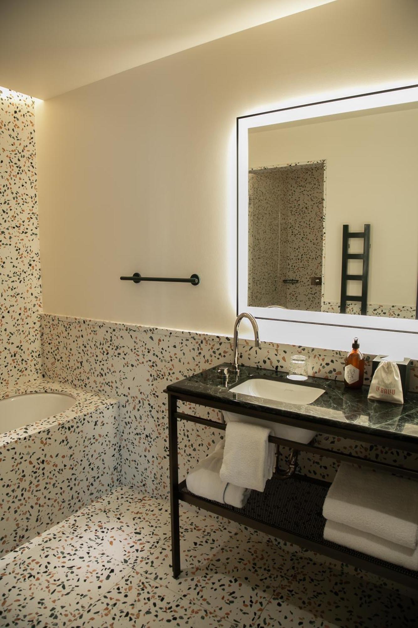 Hotel Le Ballu باريس المظهر الخارجي الصورة